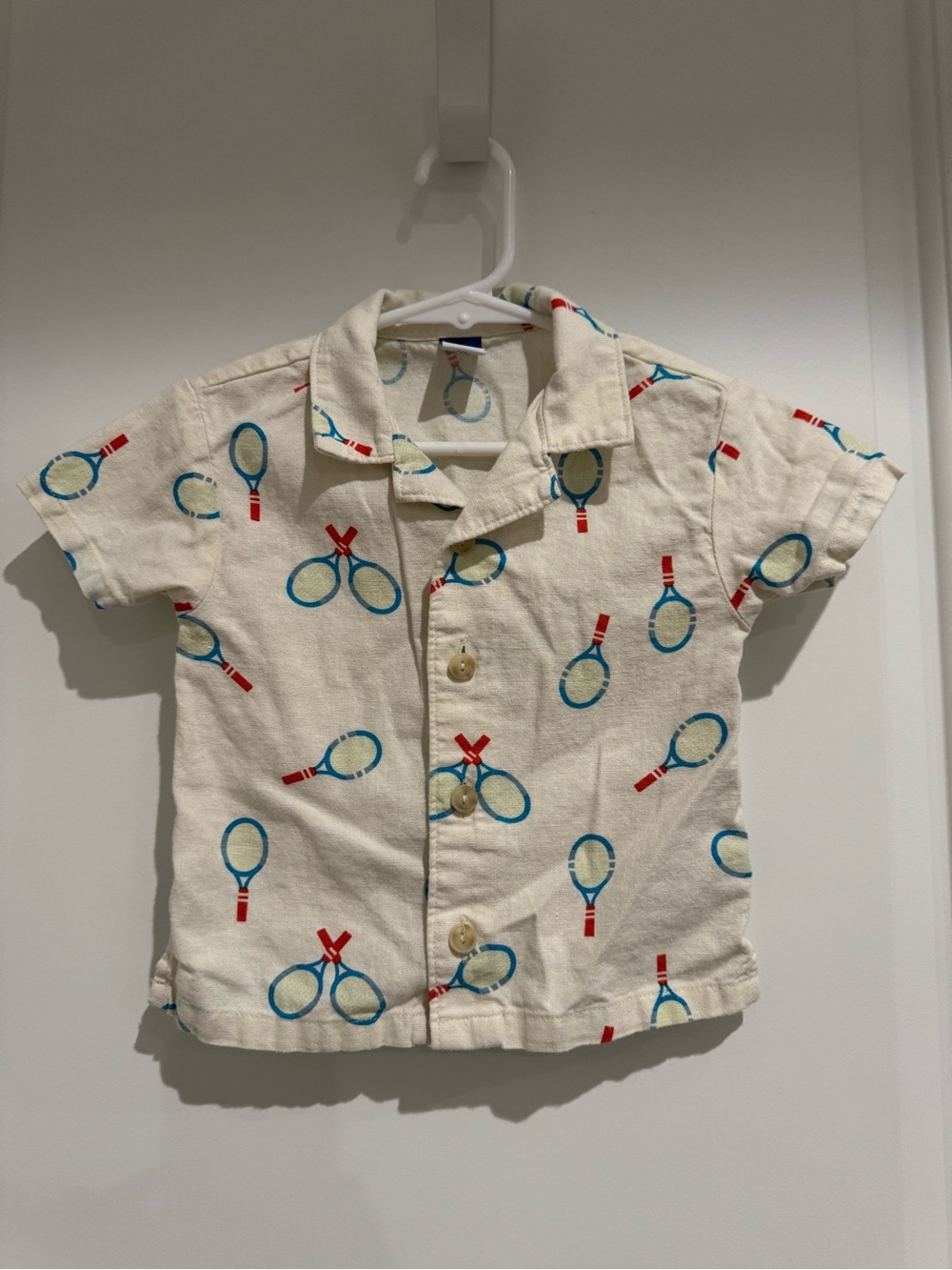 Old Navy Cream Short-Sleeve Button-Front Shirt with Blue and Red Tennis Print